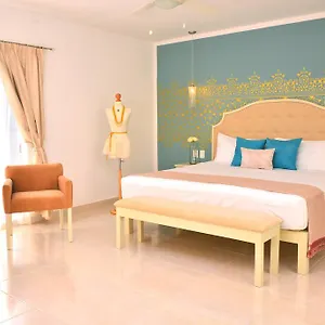 Unic Design & Restaurant- 5th Avenue (adults Only) Отель