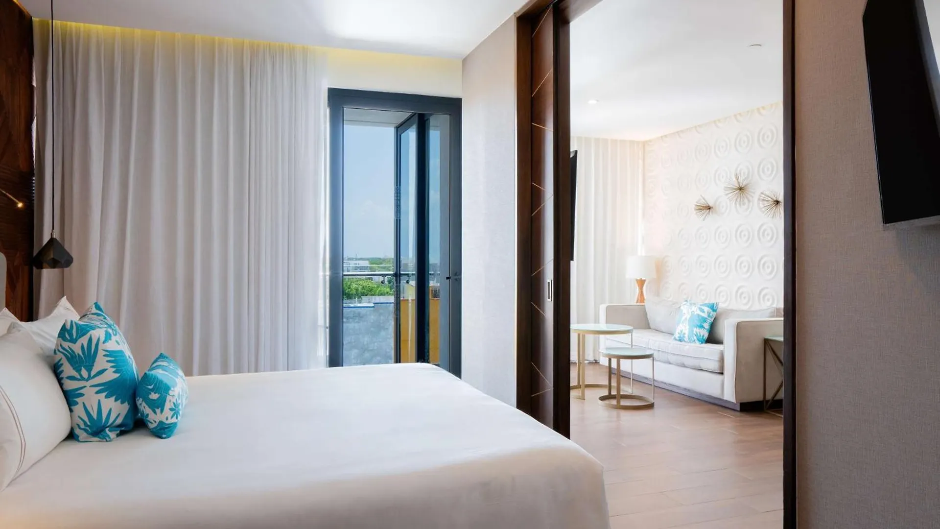 The Fives Downtown Hotel & Residences, Curio Collection By Hilton Playa del Carmen 4*,  Messico