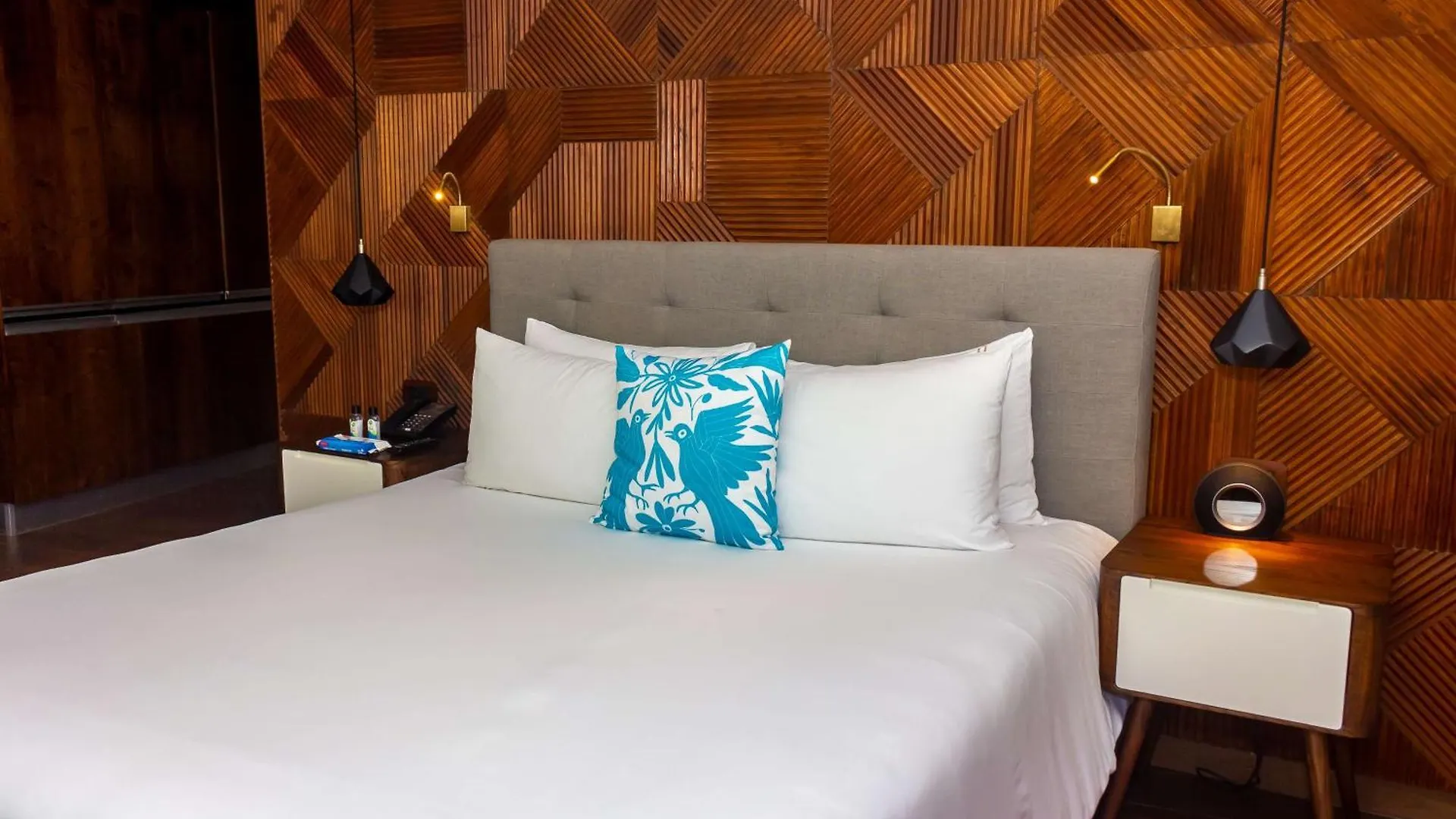 ****  The Fives Downtown Hotel & Residences, Curio Collection By Hilton Playa del Carmen Messico