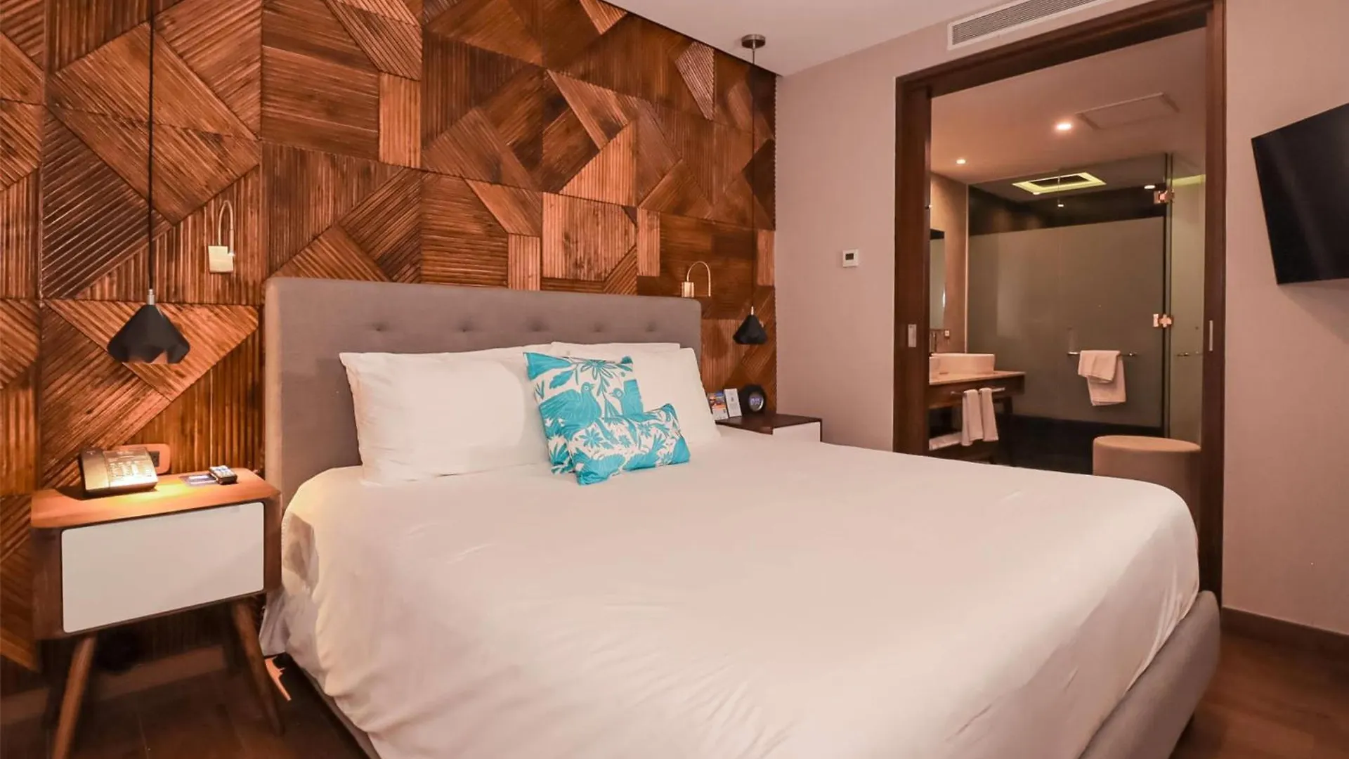 ****  The Fives Downtown Hotel & Residences, Curio Collection By Hilton Playa del Carmen Mexico